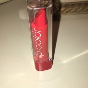 🔥3 for $6..🔥Pretty red shade lipstick..LIPC90..Hottie..NWOT